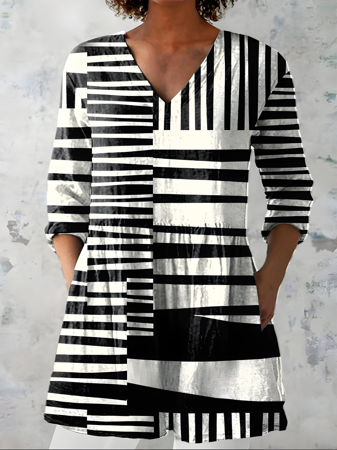 Nerina | Blusa Lunga a Righe Geometriche Bianco e Nero
