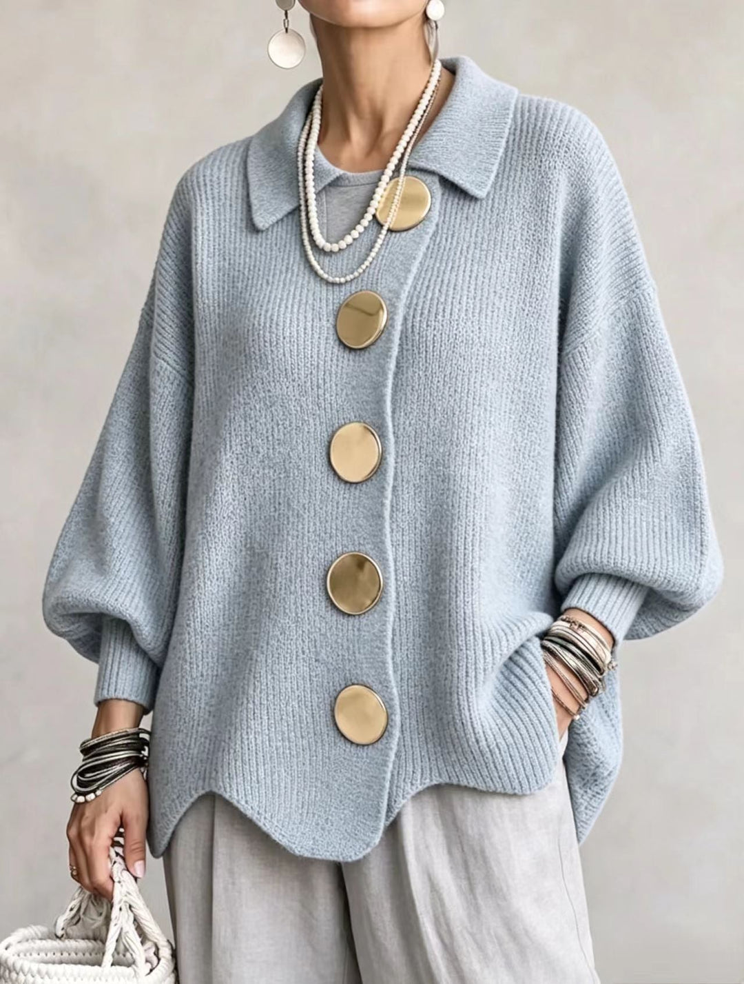 Vittoria | Cardigan Oversize con Grandi Bottoni Dorati