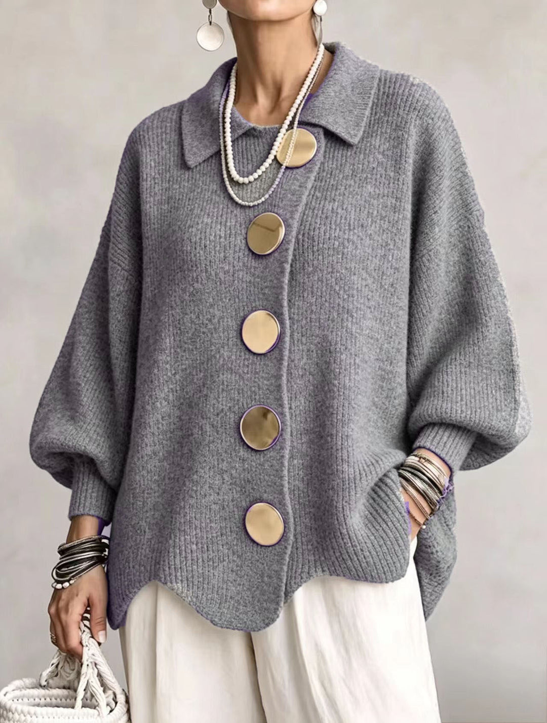 Vittoria | Cardigan Oversize con Grandi Bottoni Dorati