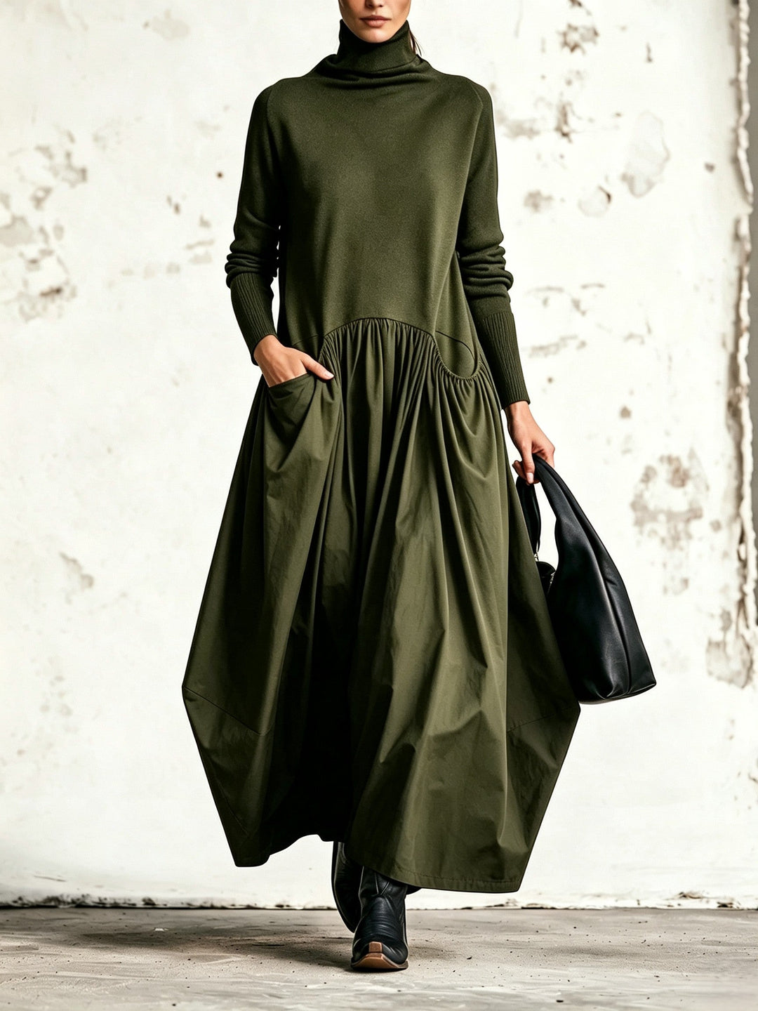 Odette | Abito maxi nero oversize con collo alto