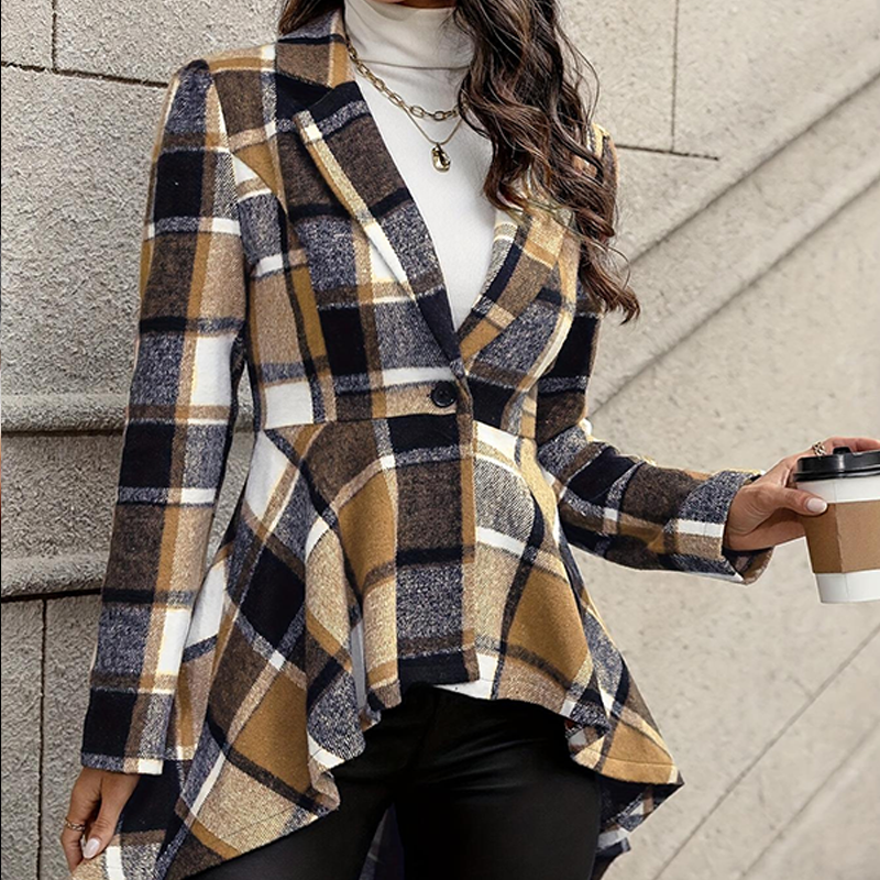 Stile Distintivo | Cappotto Donna a Quadri con Orlo Asimmetrico, Baschina e Vita Sagomata