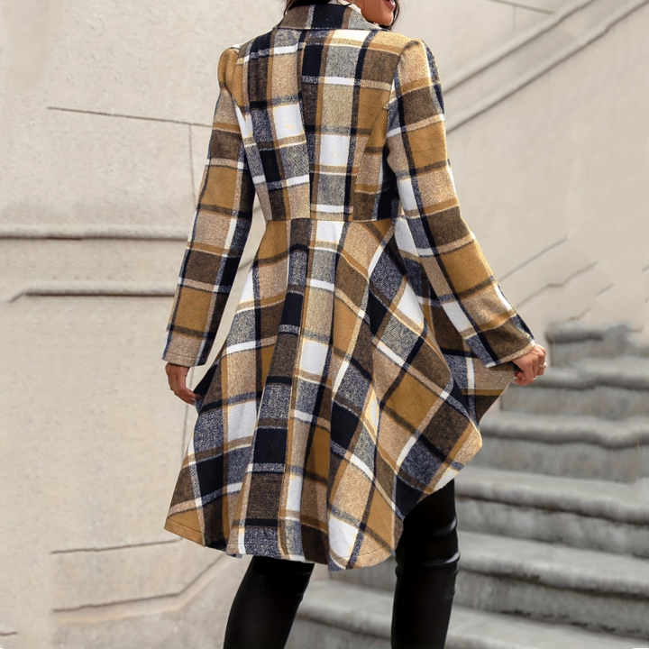 Stile Distintivo | Cappotto Donna a Quadri con Orlo Asimmetrico, Baschina e Vita Sagomata